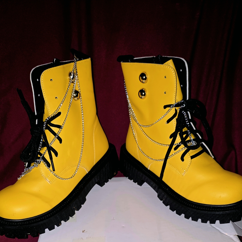 SHEIN Yellow Ankle Boots with Black Laces